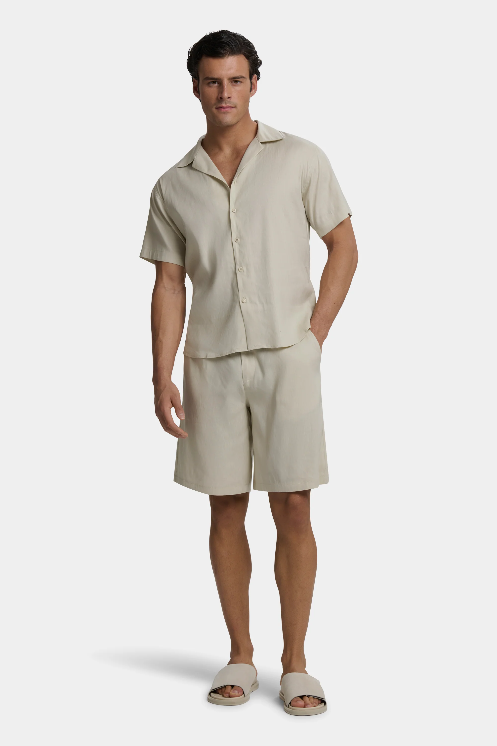 THE LINEN SHORT SLEEVE SHIRT - Image 9