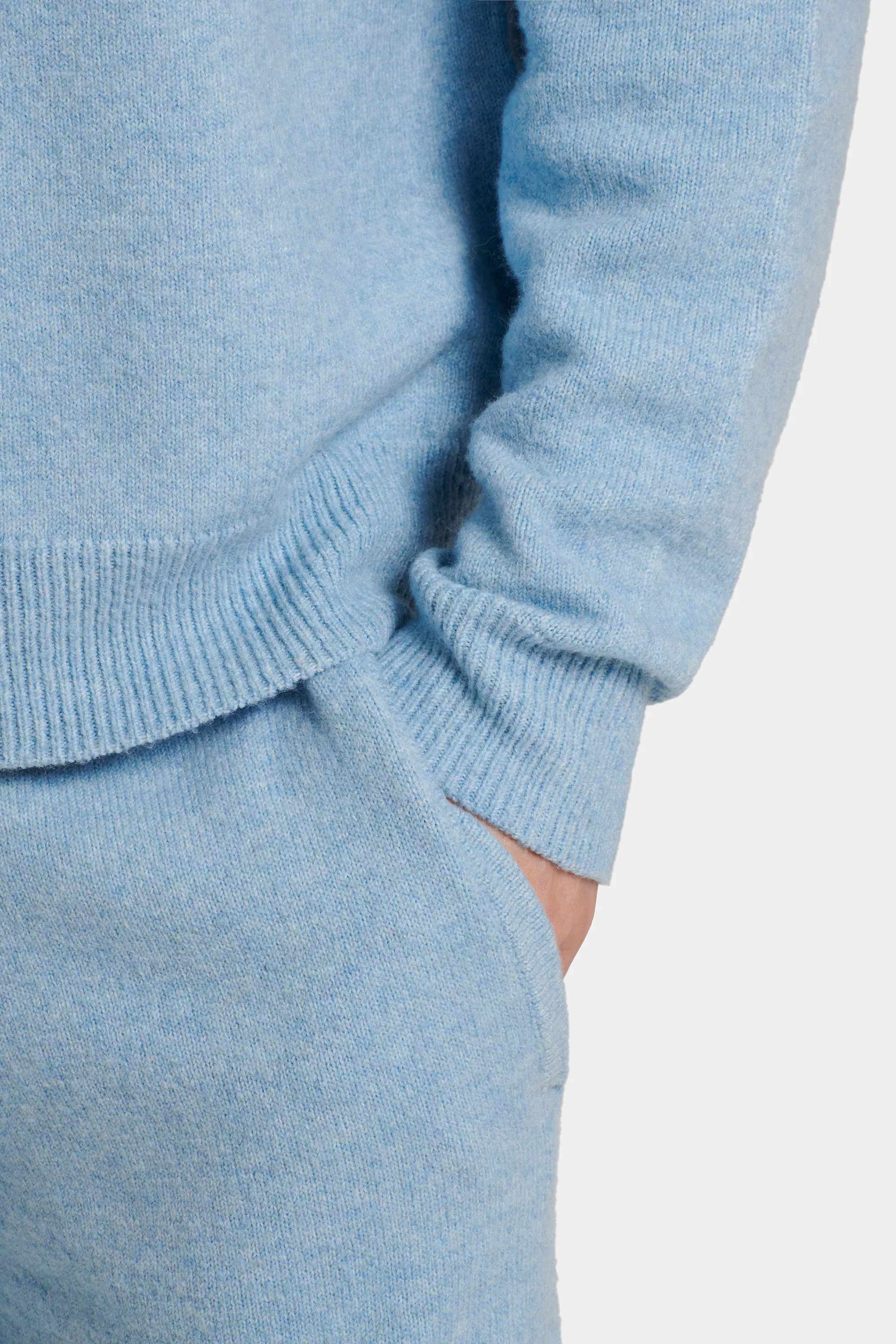 THE SAVONA QUARTER ZIP SWEATER - Image 20